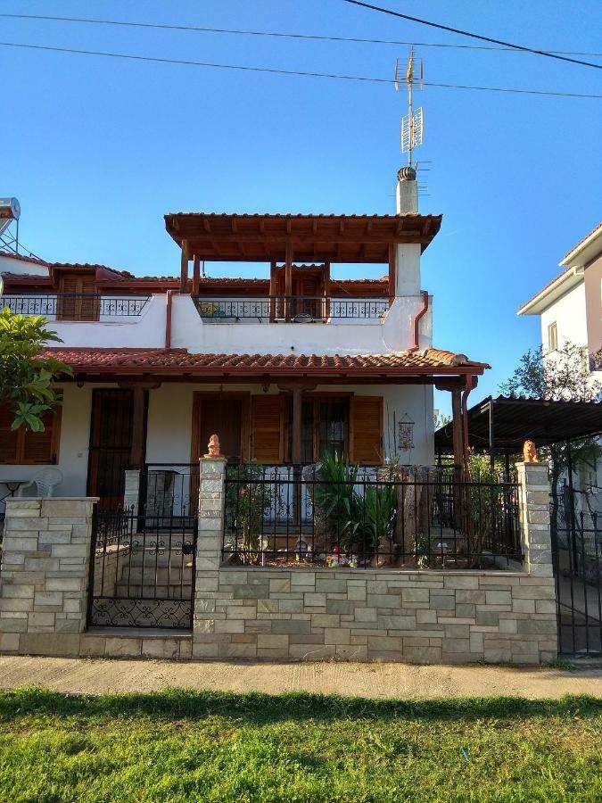 Family Seaside House In Mouries Villa Paralia Dionysiou Exterior photo